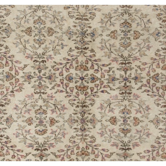 Vintage Hand-Knotted Anatolian Rug with Floral Design, Woolen Floor Covering. 5.8 x 9.2 Ft (176 x 278 cm)