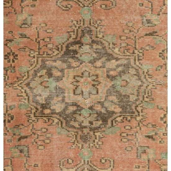 1960s Handmade Central Anatolian Area Rug, Wool and Cotton Carpet. 6 x 9.4 Ft (183 x 285 cm)