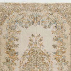 Vintage Handmade Turkish Oushak Wool Rug with Medallion Design. 6 x 10 Ft (183 x 303 cm)