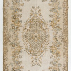 Vintage Handmade Turkish Oushak Wool Rug with Medallion Design. 6 x 10 Ft (183 x 303 cm)