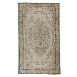 Traditional Vintage Area Rug from Turkey, Ca 1960, Handmade Floor Covering. 6 x 10 Ft (183 x 305 cm)