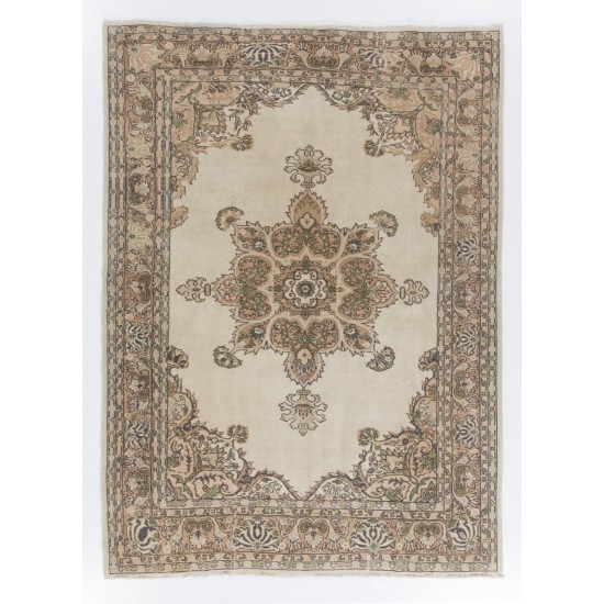 Hand-Knotted Vintage Central Anatolian Rug with Medallion Design, Wool Living Room Rug. 6.6 x 9 Ft (200 x 274 cm)