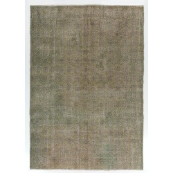 Traditional Vintage Area Rug from Turkey, Ca 1960, Handmade Floor Covering. 6.6 x 10.7 Ft (200 x 325 cm)