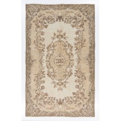 Mid-Century Handmade Turkish Oushak Wool Area Rug with Medallion Design. 6.6 x 10.7 Ft (200 x 325 cm)