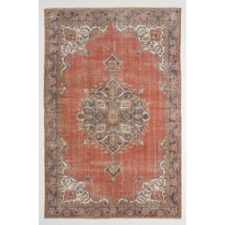 Mid-20th-Century Handmade Turkish Oushak Rug, Very Good Condition. 6.7 x 10.2 Ft (202 x 309 cm)