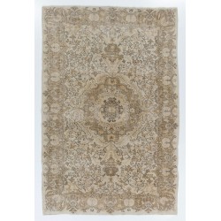 Mid-Century Handmade Turkish Oushak Wool Area Rug with Medallion Design. 6.7 x 9.9 Ft (203 x 300 cm)