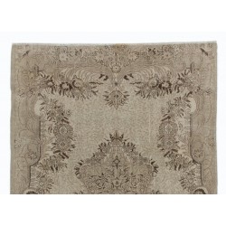 Mid-Century Handmade Turkish Oushak Wool Area Rug with Medallion Design. 6.7 x 9.9 Ft (203 x 300 cm)