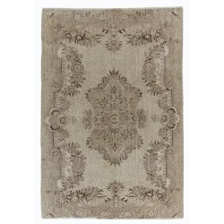 Mid-Century Handmade Turkish Oushak Wool Area Rug with Medallion Design. 6.7 x 9.9 Ft (203 x 300 cm)