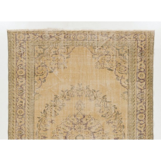Hand-Knotted Vintage Central Anatolian Rug with Medallion Design, Wool Living Room Rug. 6.8 x 10 Ft (206 x 303 cm)