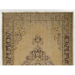 Traditional Vintage Handmade Turkish Wool Area Rug. 6.9 x 10.3 Ft (210 x 312 cm)