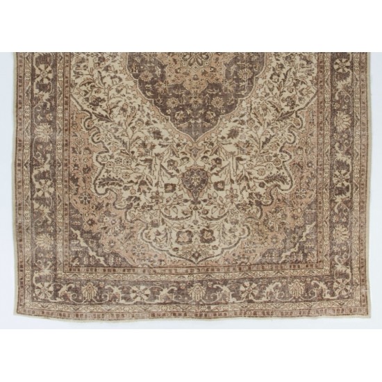 Traditional Vintage Handmade Turkish Wool Area Rug. 7 x 10.5 Ft (215 x 320 cm)