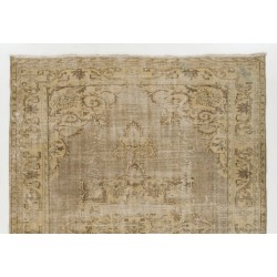 Hand-Knotted Vintage Central Anatolian Rug Made of Wool. 7.2 x 9.7 Ft (217 x 293 cm)