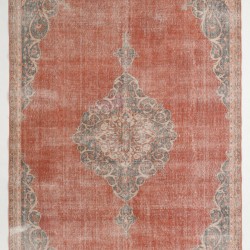 Early-20th Century Shabby Chic Handmade Turkish One-of-a-Kind Rug, Very Good Condition. 7.3 x 11.4 Ft (220 x 345 cm)