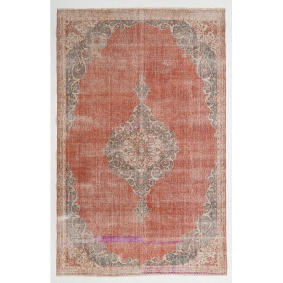 Early-20th Century Shabby Chic Handmade Turkish One-of-a-Kind Rug, Very Good Condition. 7.3 x 11.4 Ft (220 x 345 cm)