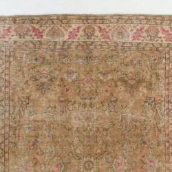 Handmade Vintage Rug, Floral Design Central Anatolian Carpet. 8.4 x 11 Ft (255 x 333 cm)
