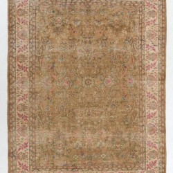 Handmade Vintage Rug, Floral Design Central Anatolian Carpet. 8.4 x 11 Ft (255 x 333 cm)