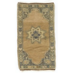 Small Handmade Turkish Rug, Vintage Doormat (Seat or Cushion Cover). 1.7 x 3 Ft (51 x 91 cm)