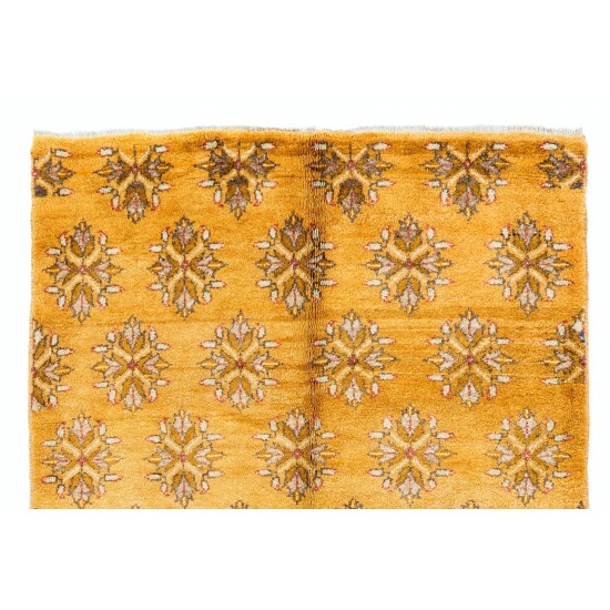 Unique Authentic Vintage Handmade Turkish Area Rug in Yellow Color, Ideal for Home & Office Decor. 4.8 x 9.6 Ft (145 x 292 cm)